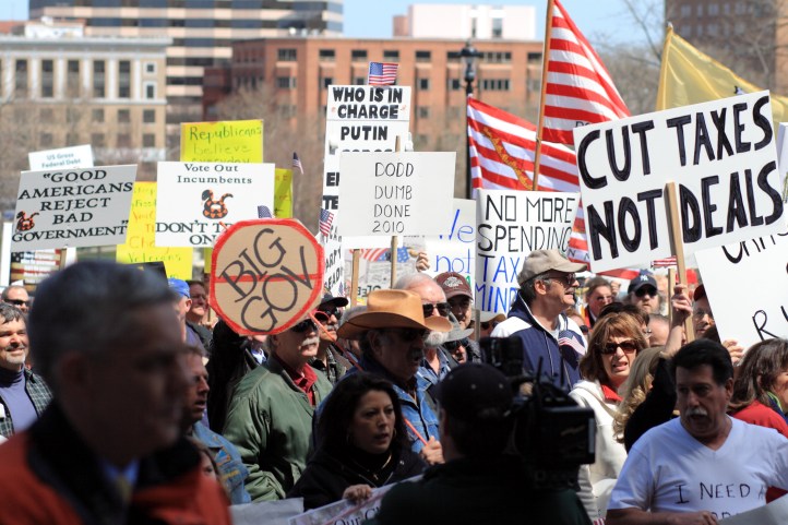 tea_party_protest-wikimedia-commons